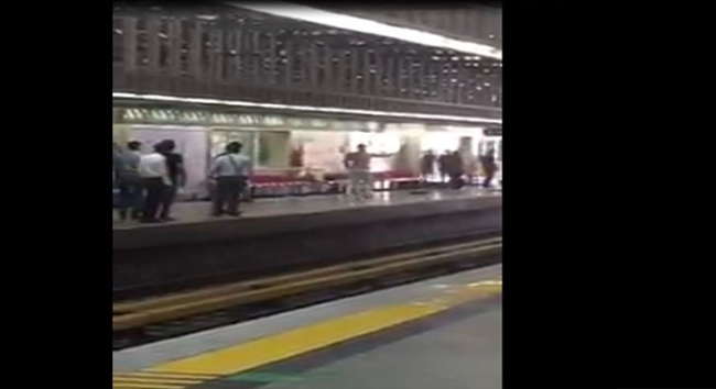 Tahran metrosunda korkutan silah sesleri!