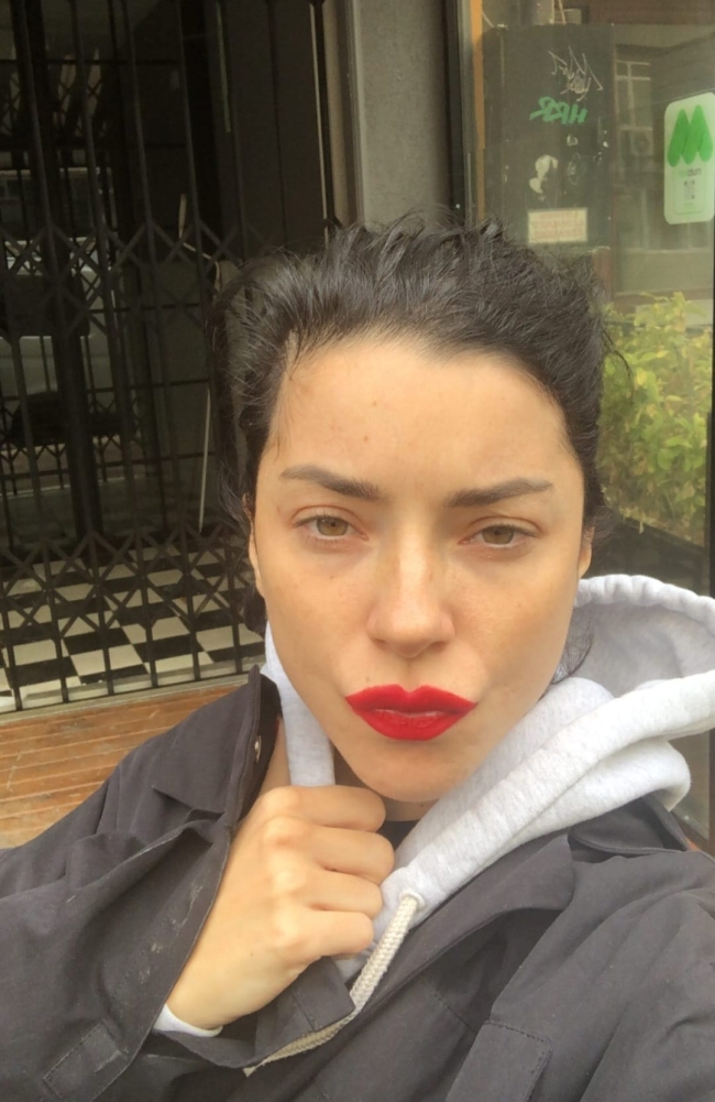 Merve Boluğur takipçilerine dert yandı