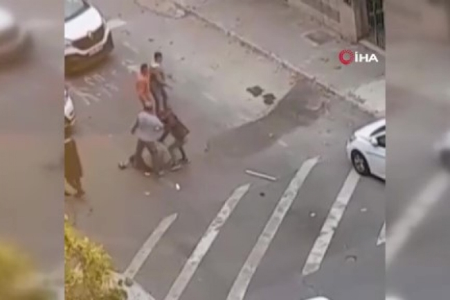 Yol kavgasında kendi sopasıyla dayak yedi