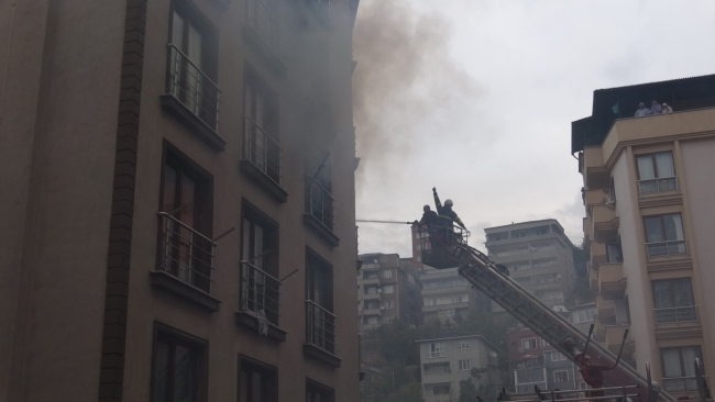 Yangın paniği: 15 öğrenci hastanelik oldu