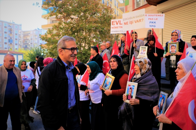 SSB Başkanı İsmail Demir, evlat nöbetindeki aileleri ziyaret etti