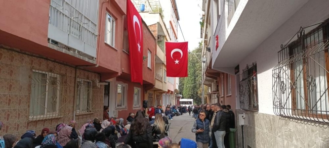 Yeşilçam'ın yıldızından, Bursalı şehit astsubayın ailesine ziyaret