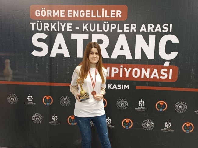 Görme Engellilerden satrançta bronz madalya