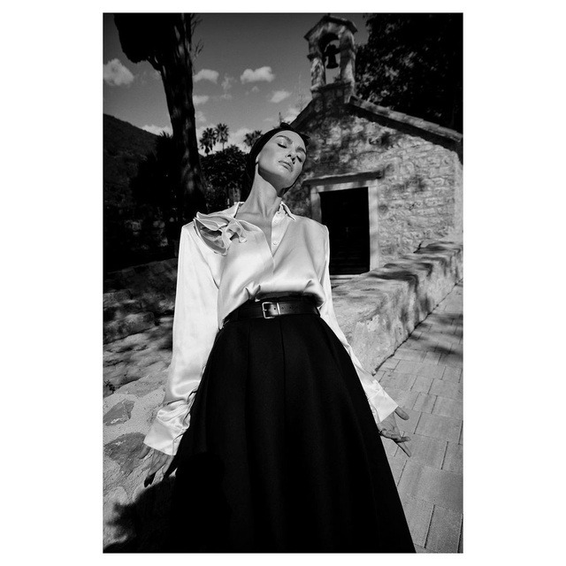 Birce Akalay'dan tesettürlü fotoğraf paylaşımı