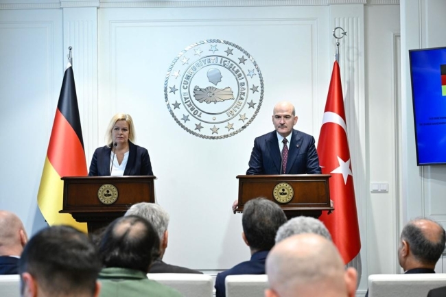 Bakan Soylu, Alman mevkidaşı Faeser ile bir araya geldi
