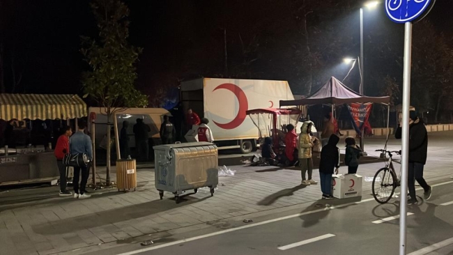 Bakan Kurum: "Tüm ekiplerimizi bölgeye sevk ettik"