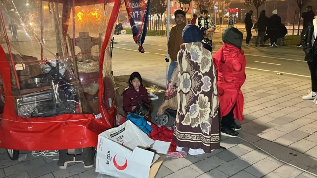 Bakan Kurum: "Tüm ekiplerimizi bölgeye sevk ettik"