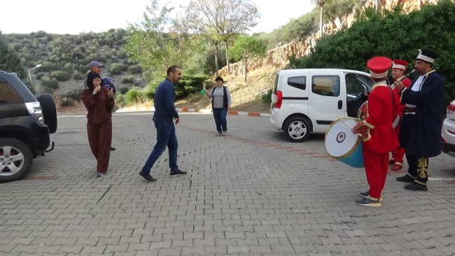 Çinli geline mehter takımlı karşılama