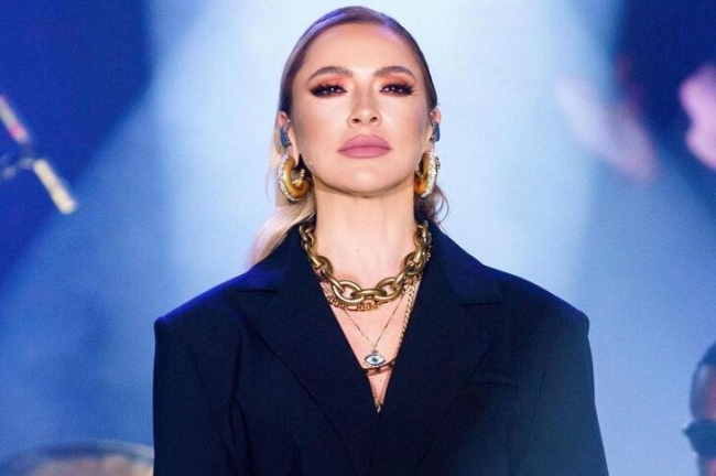 Hadise'nin uçak biletleri de ifşalandı!