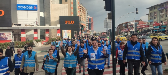 Mavi Yelekliler Bursa sokaklarında