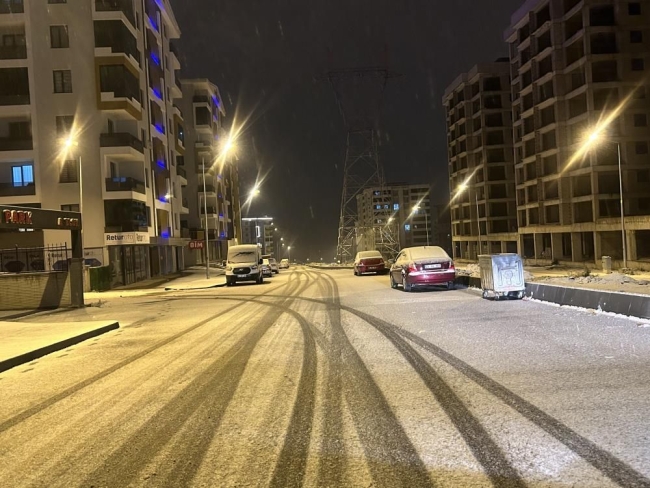 Birçok kent kar yağışı ile beyaza büründü