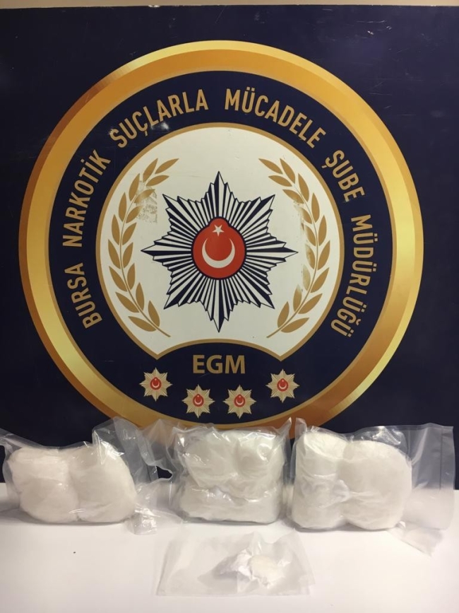 Oto farına gizlenmiş uyuşturucu ele geçirildi