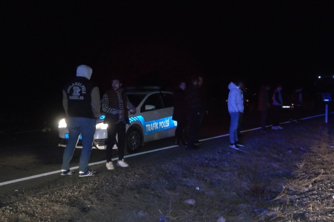 TIR karşı şeride geçti, facianın eşiğinden dönüldü