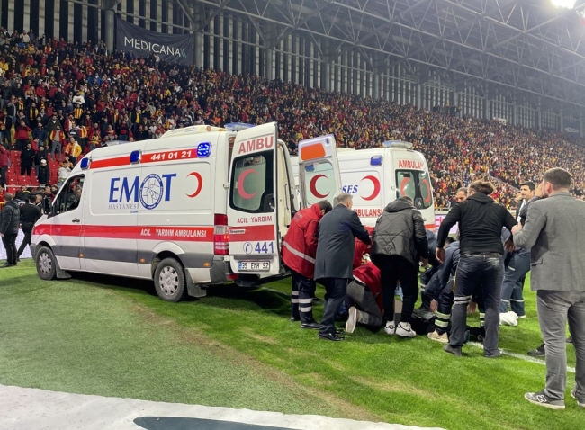Göztepe-Altay derbisi yarıda kaldı