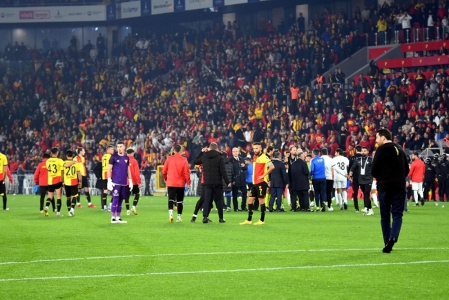 Göztepe-Altay derbisi yarıda kaldı