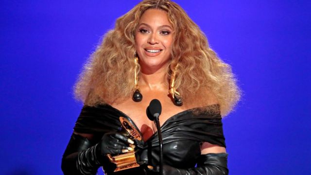 Soul Train Ödülleri'ne Beyonce damga vurdu!