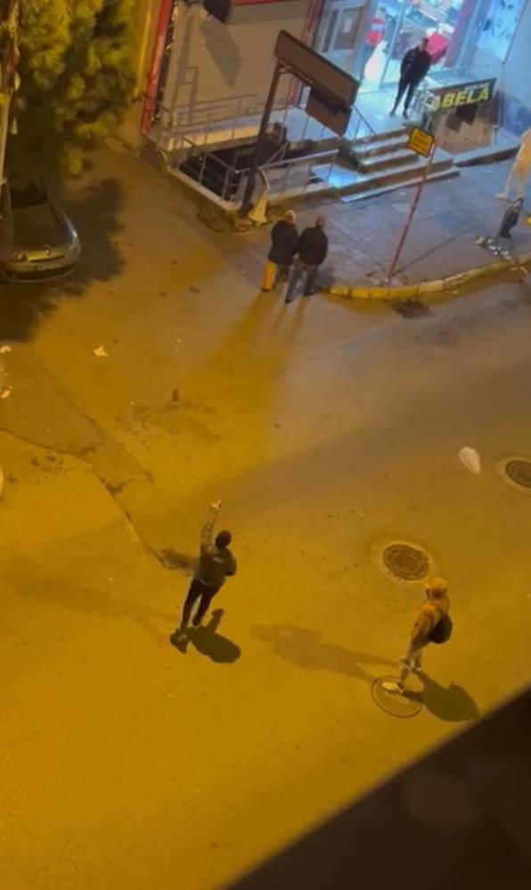 Kardeşler arasında kavga: Babaları ortalığı ayağa kaldırdı