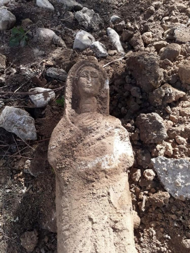 Kanalizasyon çalışmasında Roma dönemine ait heykel bulundu