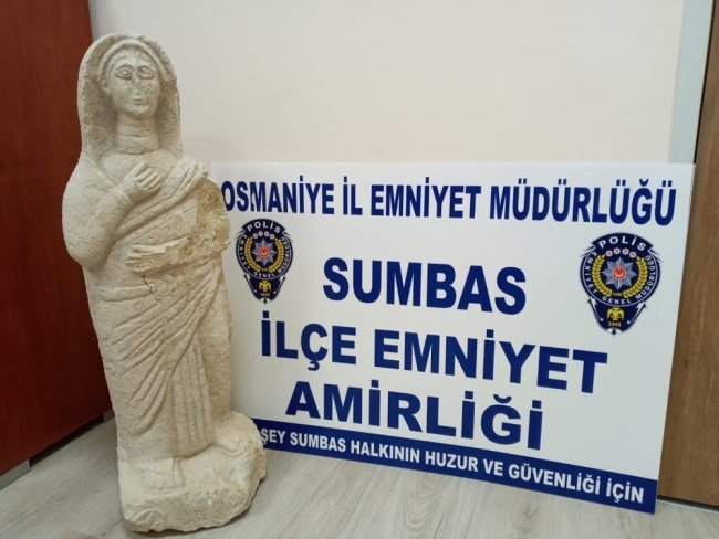 Kanalizasyon çalışmasında Roma dönemine ait heykel bulundu