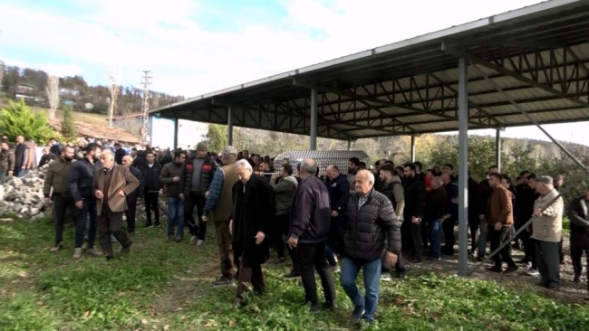 Köpeğin patisinin tetiğe dokunması sonucu can verdi