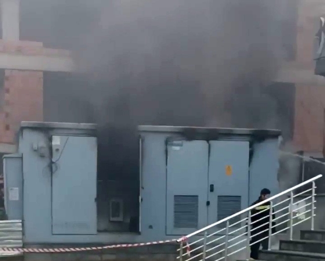 Patlayan trafo paniğe neden oldu