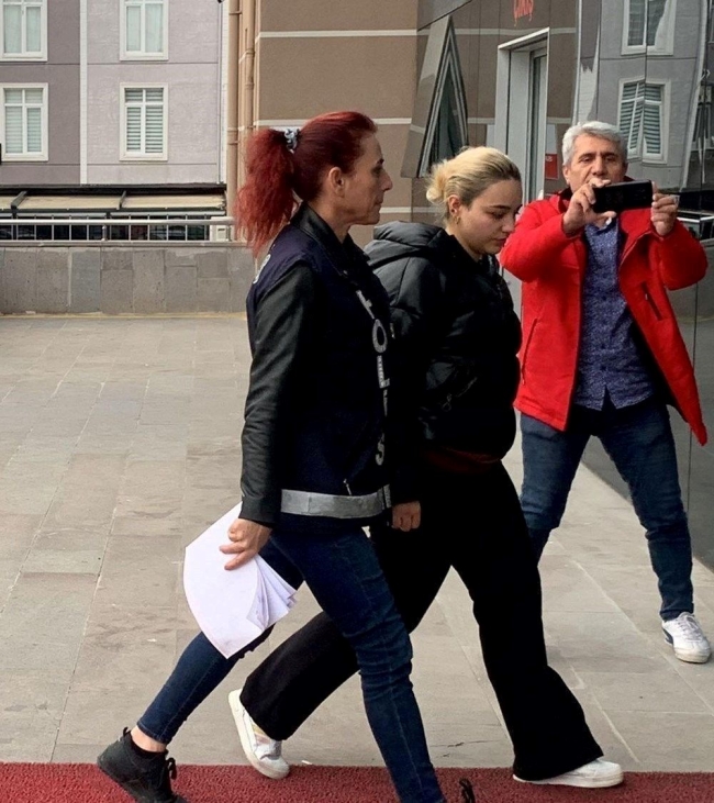 Sahte doktorun oyununu kıskançlık bozdu