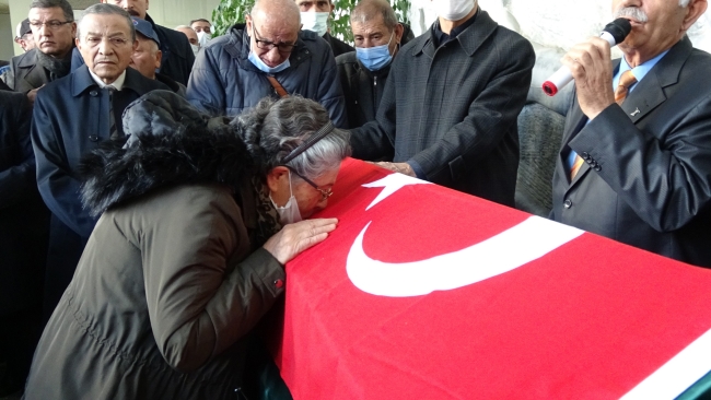 Özge Ulusoy'un babası için cenaze töreni düzenlendi