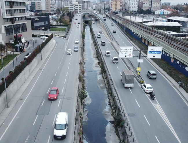 Mavi renkte akan su endişe yarattı