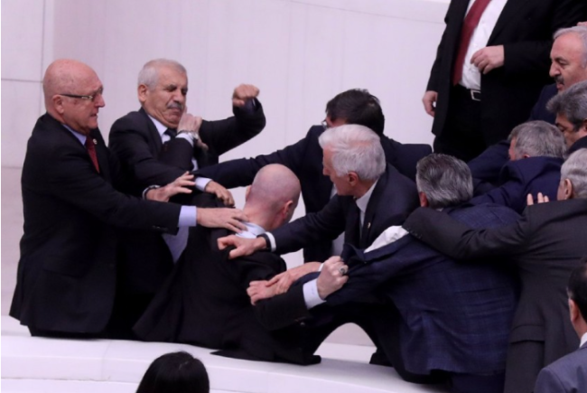 Hüseyin Örs'ü hastanelik eden Bursalı vekile tepki yağıyor