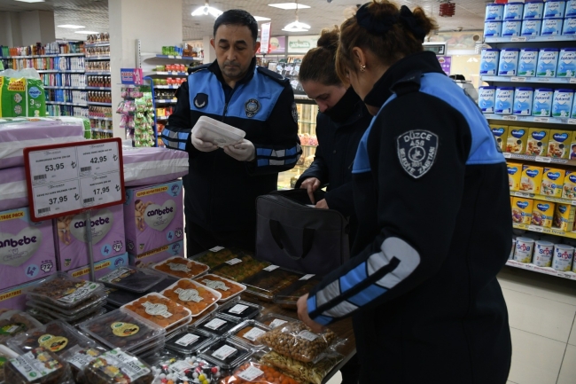 Zabıtadan marketlerde ürün denetimi