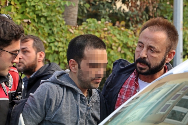 Tartıştığı annesini, boğazından bıçaklayarak öldürdü