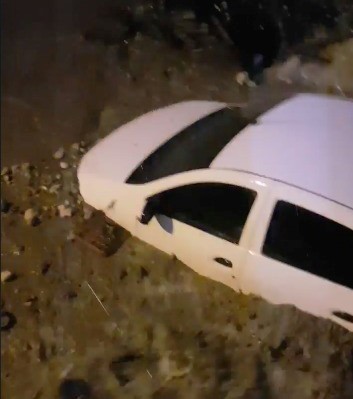 Antalya'da sel felaketi: Evleri su bastı