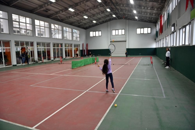 Osmangazi'de minik raketler kortta