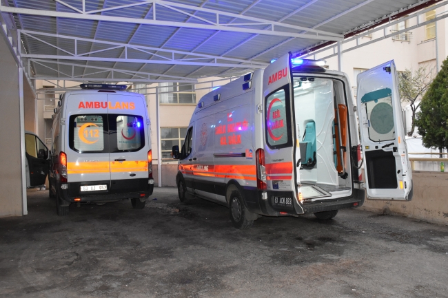 Tarım işçilerini taşıyan minibüs şarampole devrildi!