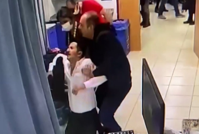 Hastanede 'Serum geç geldi' kavgası