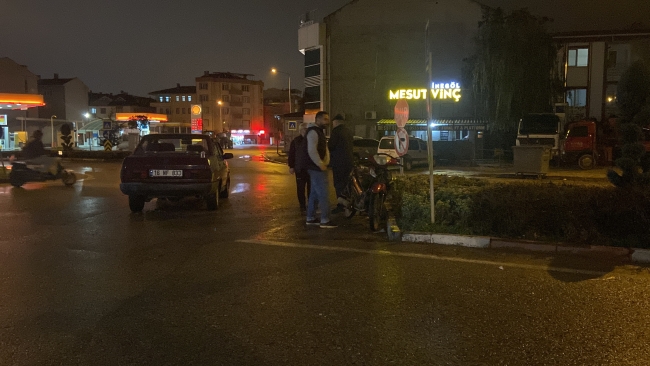 Bursa'da otomobil motosiklete çarptı