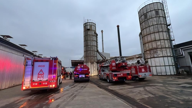 Korkutan fabrika yangını