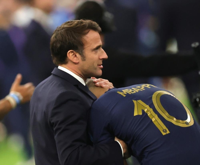 Macron'dan, Dünya Kupası’nı kaybeden Fransız oyunculara teselli