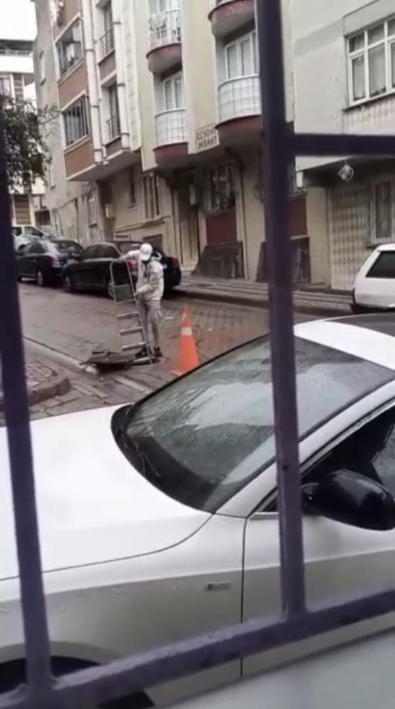 'Bakım yapıyoruz' yalanıyla, işçi kıyafetleriyle çaldılar