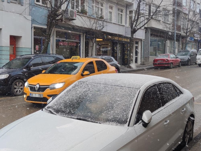Tekirdağ’da kar yağışı başladı