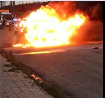 LPG’li otomobil alev topuna döndü! Canını kıl payı kurtardı