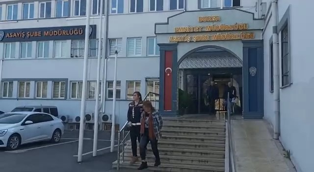 Bursa'da her kuyumcuya başka kılıkta girdi, yakayı ele verdi