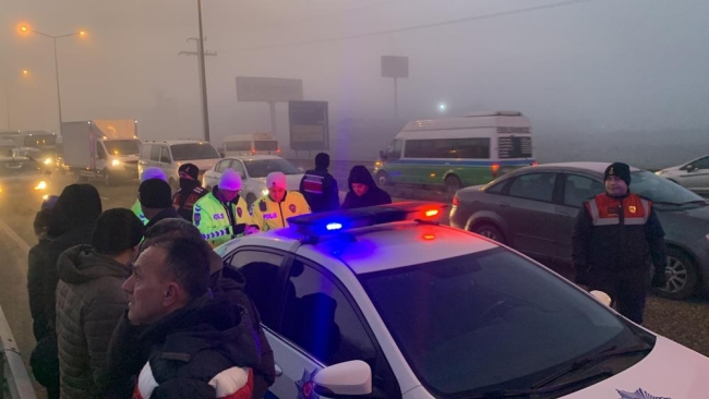 İşçi servisi TIR'a arkadan çarptı: Çok sayıda yaralı