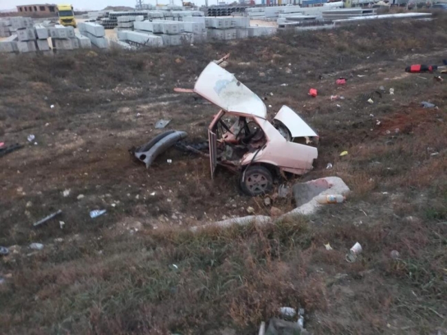 Cipin çarptığı araç ortadan 2’ye ayrıldı