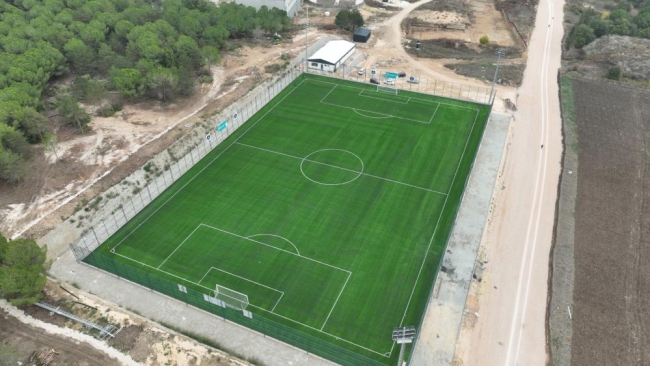 Büyükşehir’den üniversiteye yeni futbol sahası