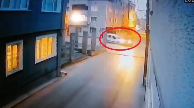 Bursa'da dikkatsiz sürücüler kazadan kaçamadı