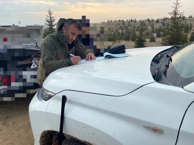 Kaçak avcılar suçüstü yakalandı
