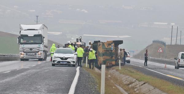 Diyarbakır'da askeri araç devrildi: 6 asker yaralı