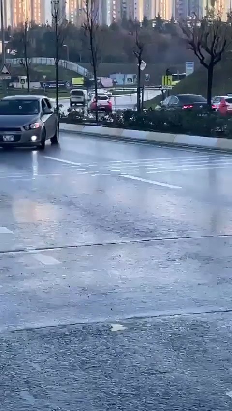 Direksiyon sınavını geçemedi: Ehliyetsiz araç kullanıp drift attı