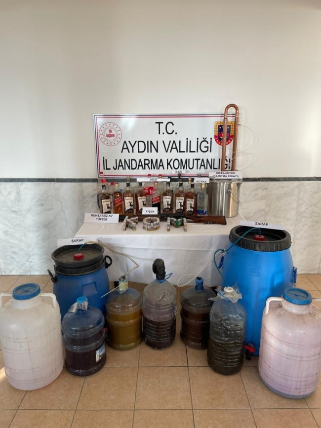 Kaçak alkol imalathanesine baskın